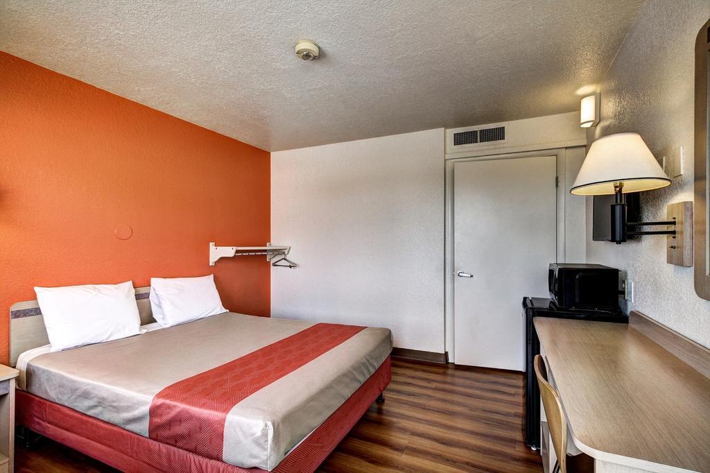 Motel 6 Wells Buitenkant foto