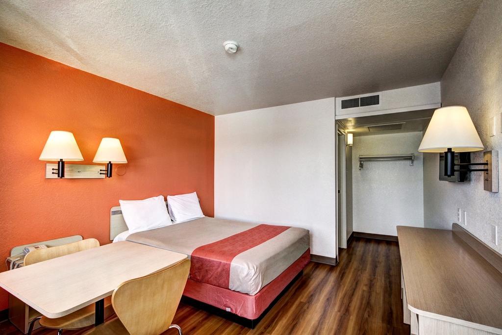 Motel 6 Wells Buitenkant foto