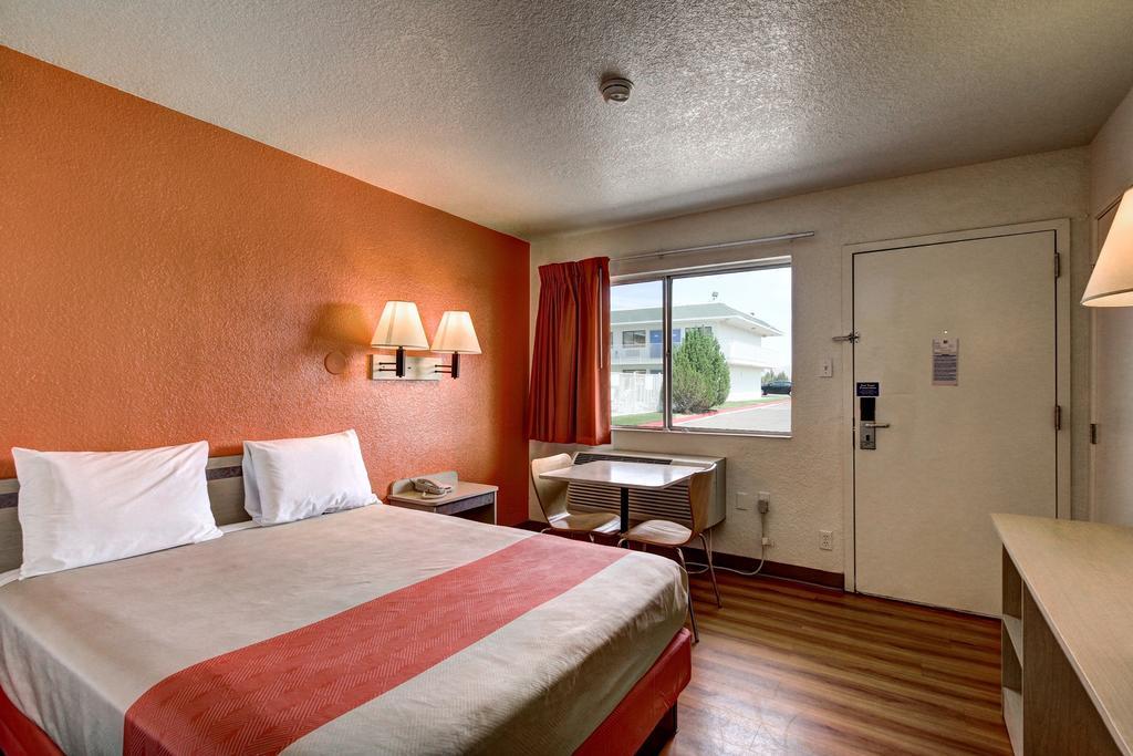 Motel 6 Wells Buitenkant foto